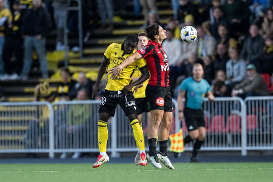 Mjällbys Abdoulie Manneh och Brommapojkarnas Kevin