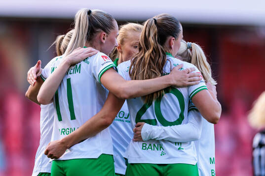 Hammarbys spelare jublar