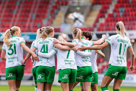 Hammarbys spelare jublar