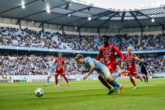 Malmö FFs Hugo Bolin och Värnamos Rufai Mohammed