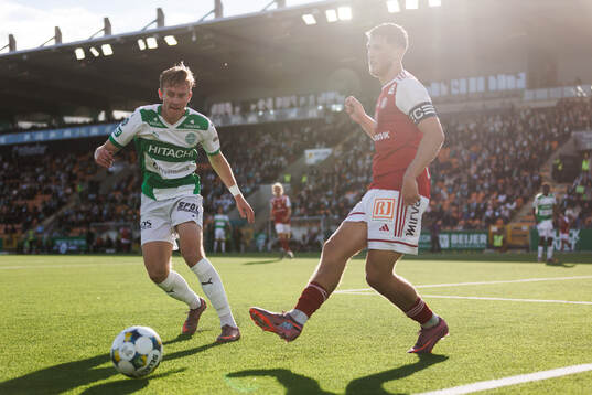 Västerås Karl Gunnarsson och Sandvikens IFs Emil Engqvist