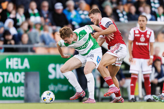 Västerås Karl Gunnarsson och Sandvikens IFs Emil Engqvist