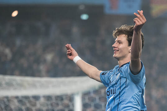 Djurgårdens August Priske Flyger jublar