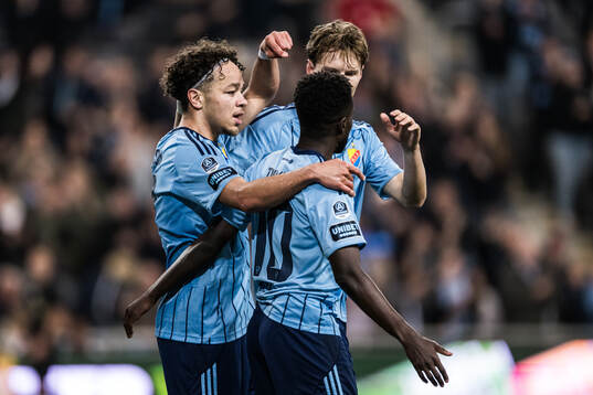 Djurgårdens Mikael Anderson, Tokmac Nguen och August