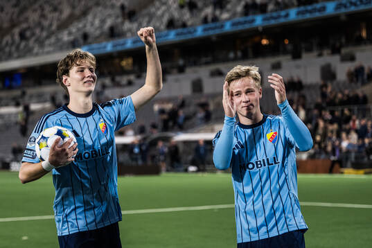 Djurgårdens August Priske Flyger och Bo Hegland jublar