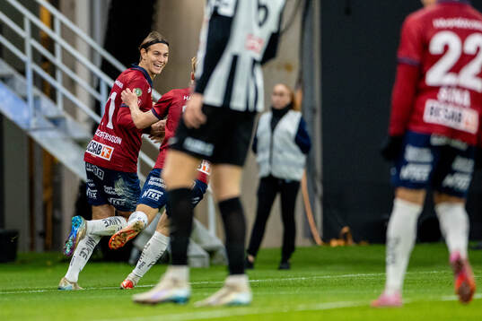 Örgrytes Noah Christoffersson jublar