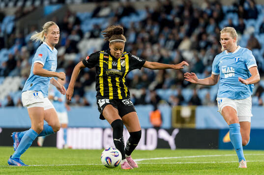 Häckens Felicia Schröder och Malmö FFs Sanna Kullberg