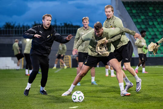 Assistant coach Rasmus Lindgren, Johan Hammar and Simon