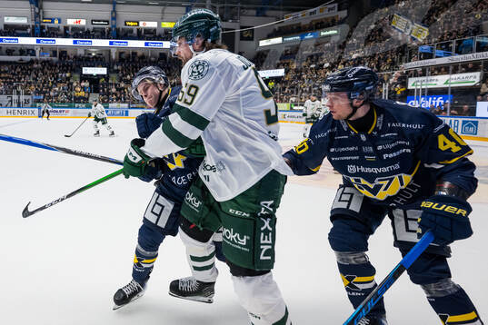 HV71s Martin Johnsen och Oskar Stål-Lyrenäs och
