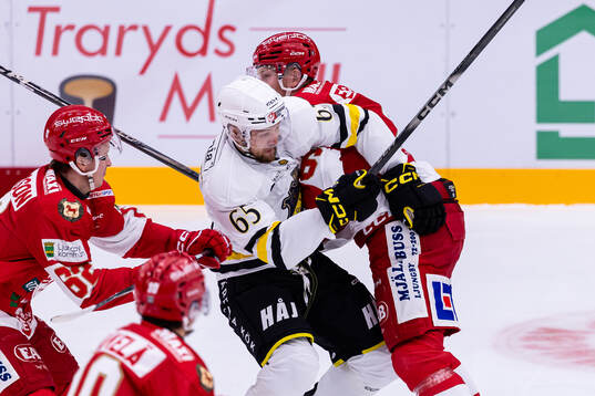 AIKs Ludwig Blomstrand och Troja/Ljungbys Carl Ernstig