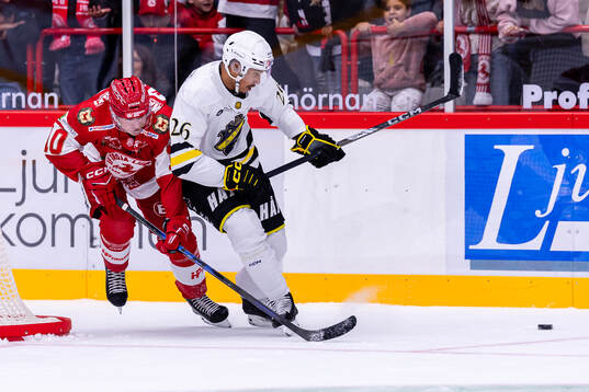 Troja/Ljungbys Lucas Käkelä och AIKs Oscar Nord