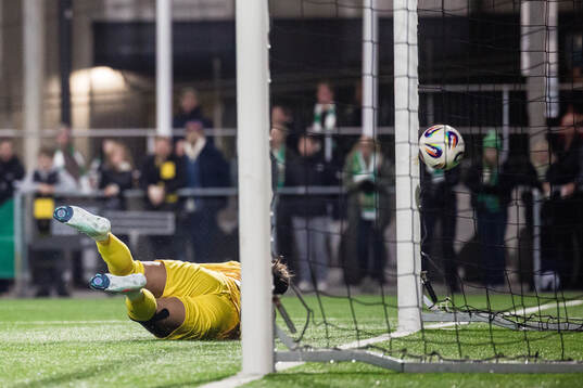 AIKs målvakt Jada Leanne Mathyssen Whyman släpper in 1-0