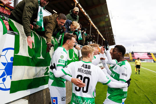 Västerås Mikkel Ladefoged jublar