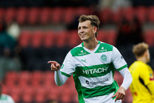 Västerås Mikkel Ladefoged jublar