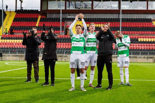 Västerås Simon Gefvert jublar