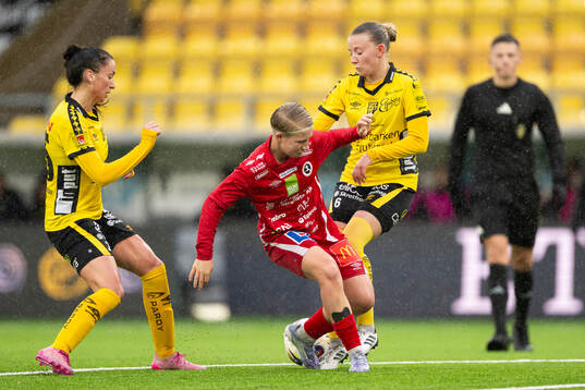 Elfsborgs Izabella Bergström, KIF Örebros Emilia
