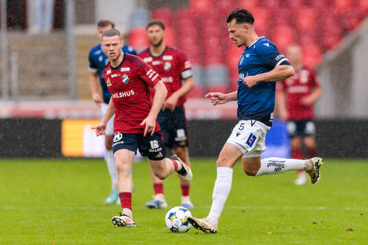 Östers Daniel Ljung och Halmstads Pascal Gregor