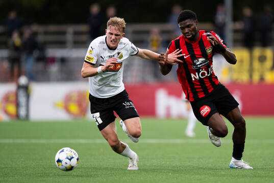 Häckens Olle Samuelsson och Brommapojkarnas Ezekiel Alladoh