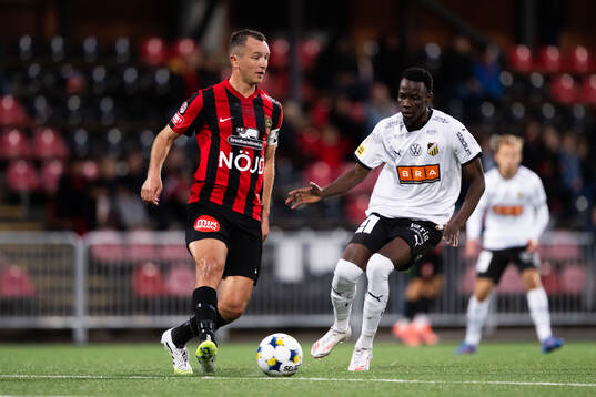 Brommapojkarnas Even Hovland och Häckens John Paul Dembe