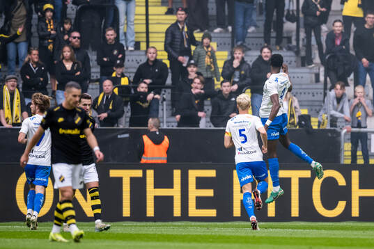 Värnamos Rufai Mohammed jublar