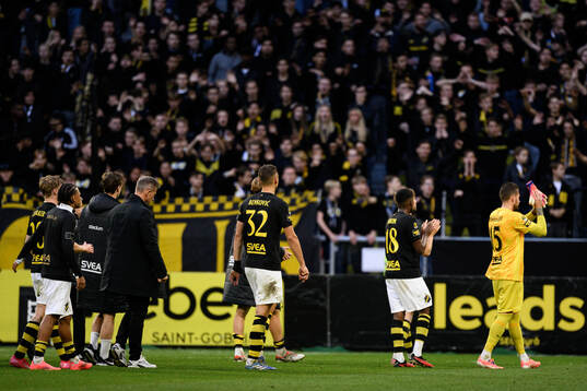 AIKs spelare tackar publiken