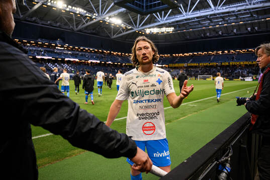 Värnamos Axel Björnström jublar