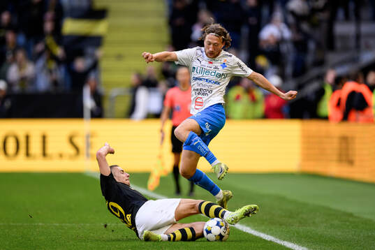 AIKs Dino Besirovic och Värnamos Axel Björnström