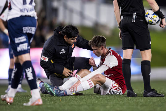 Örgrytes Isak Dahlqvist har ont