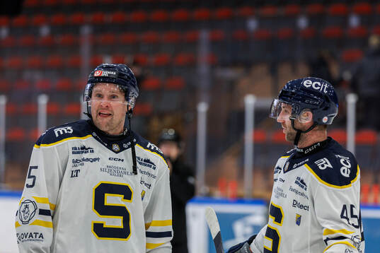 Södertäljes Jonas Ahnelöv och Sebastian Dyk