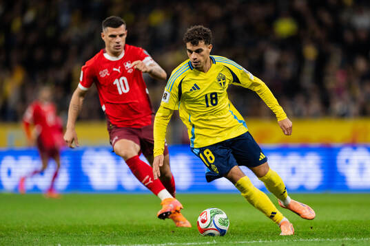 Granit Xhaka of Switzerland and Yasin Ayari of Sweden