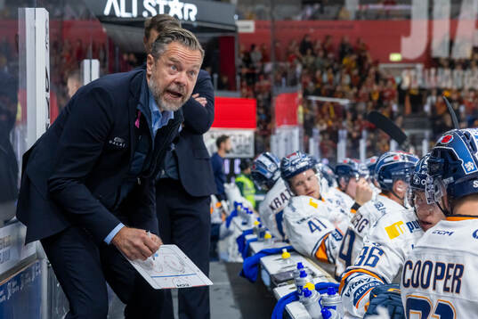 Växjös assisterande tränare Fredrik Hellgren