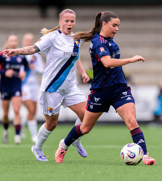 Djurgårdens Therese Åsland och Rosengårds Emilia