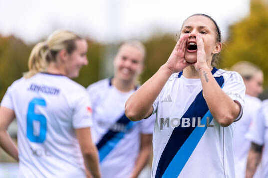 Djurgårdens Alexsandra Lobanova jublar