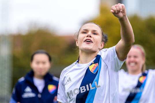 Djurgårdens Alexsandra Lobanova jublar