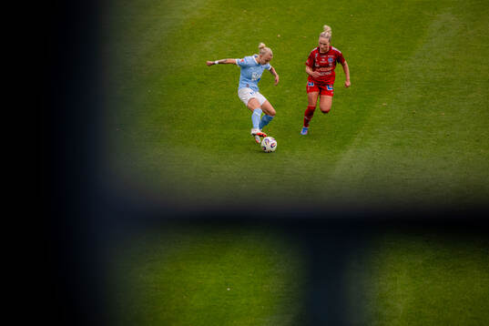 Malmö FFs Nathalie Hoff Persson och Linköpings Maria