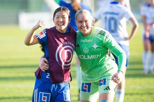 IFK Norrköping FKs Viktoria Veber och Sofia Hjern jublar