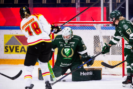 Brynäs Elin Svensson gör 5-6 målet, Färjestads målvakt