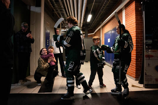Färjestads Emma Murén och Kaitlin Chan