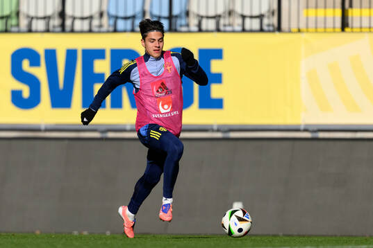 Matteo Perez Vinlöf of the Swedish under-21 national