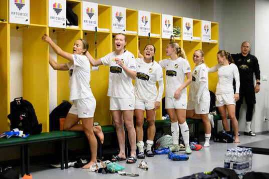 Aivi Luik, Emma Östlund, Mary Caroline Wickenheiser,