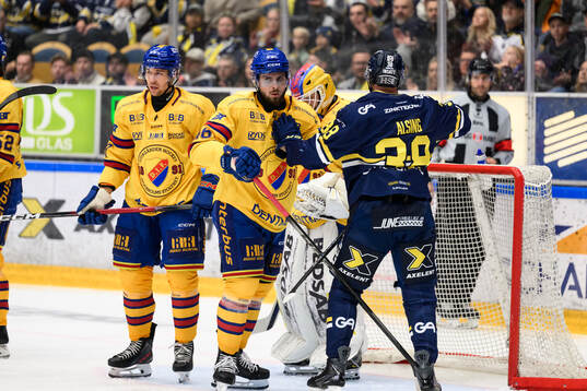 Djurgårdens Albin Grewe och HV71s Olle Alsing