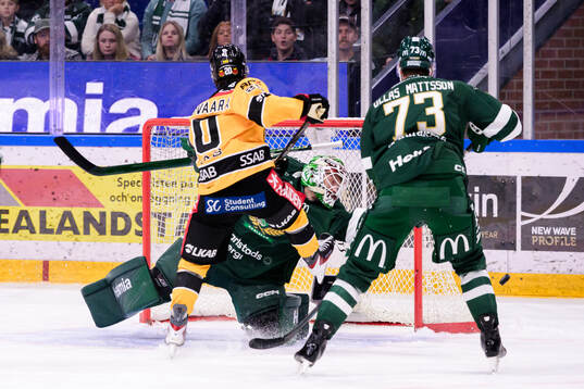 Luleås Casper Juustovaara Karlsson och Färjestads