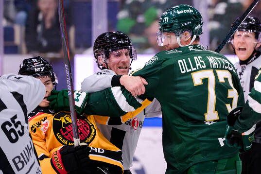 Luleås Casper Juustovaara Karlsson och Färjestads Adam