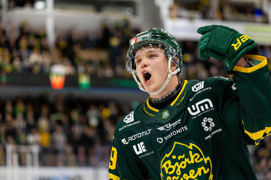 Björklövens Liam Dower Nilsson jublar
