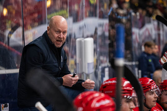 Almtunas tränare Marcus Ragnarsson