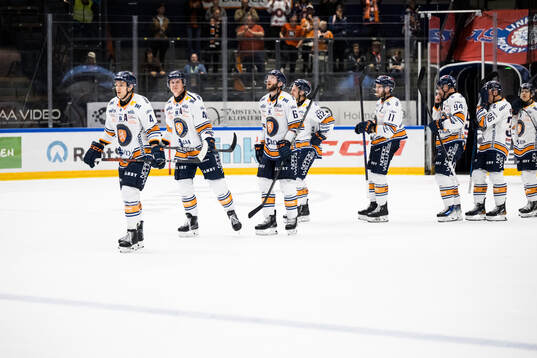 Växjös spelare jublar