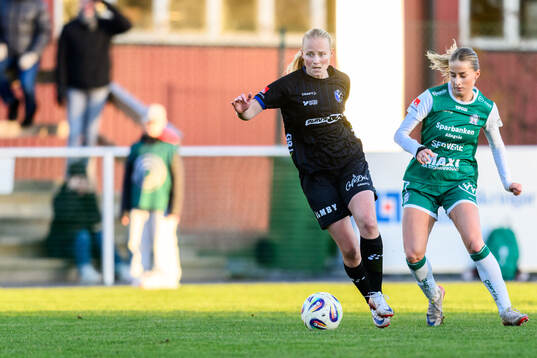 Växjö DFFs Ebba Wieder och Alingsås Isabella Svanström