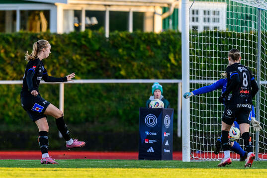 Växjö DFFs Elin Nilsson gör 2-2