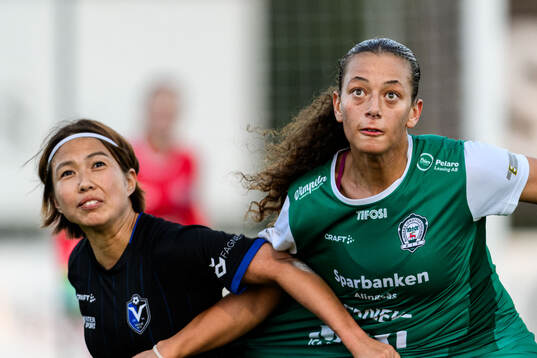 Växjö DFFs Miho Kamogawa och Alingsås Malva Larsson