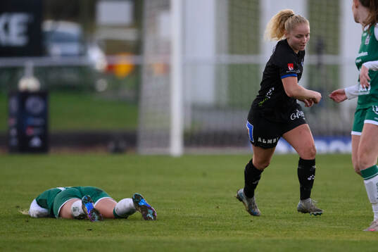 Alingsås Karin Lundin och Växjö DFFs Sophia Redenstrand